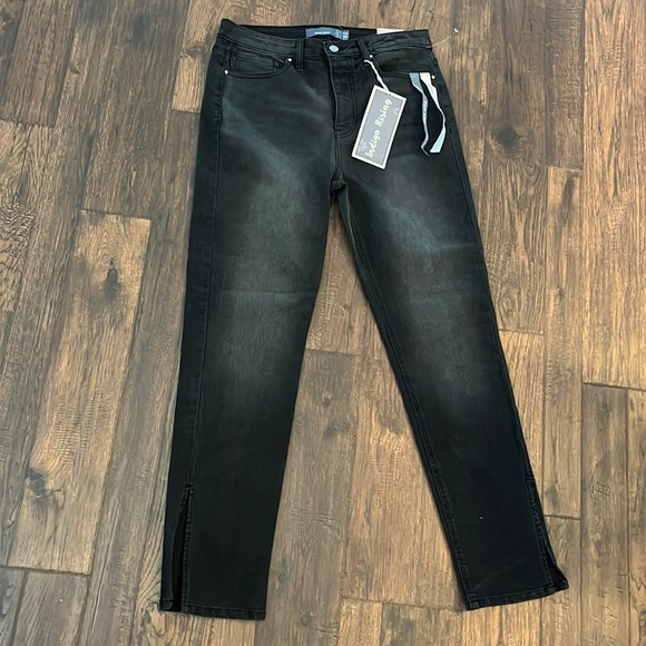 11/30 Indigo Rising High Rise
Slim Straight Fit Jeans Black Wash - Picture 2 of 11